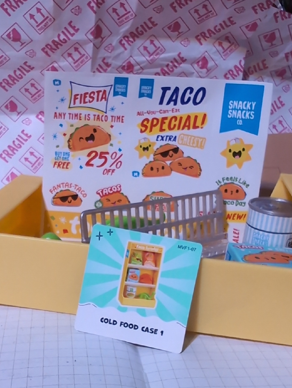 Miniverse Make It Mini Spaces Cold Food Case 1 Dinosaur Tacos